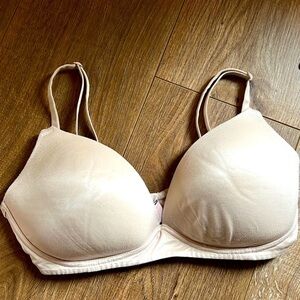 Victoria’s Secret Wireless Nursing Bra GUC 36D